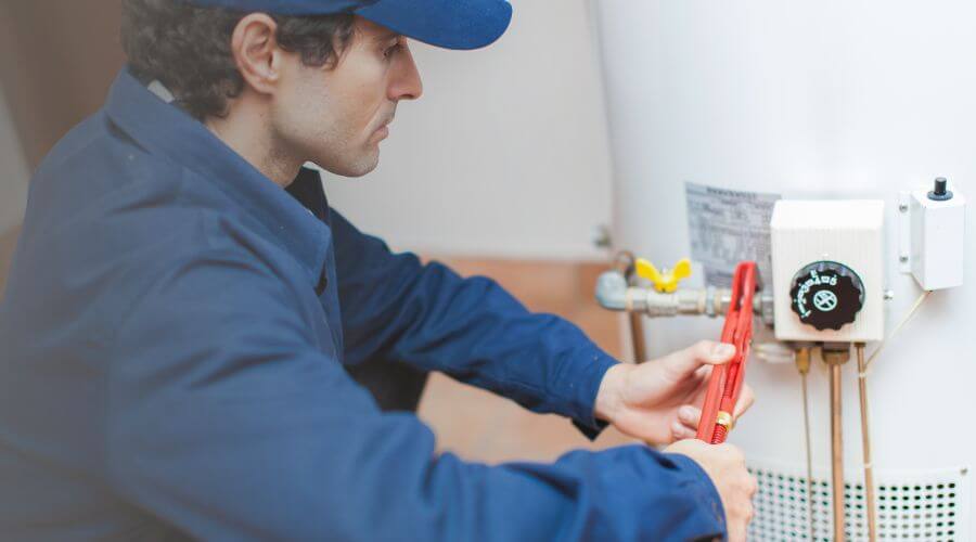 Local water heater installation in Newman, IL